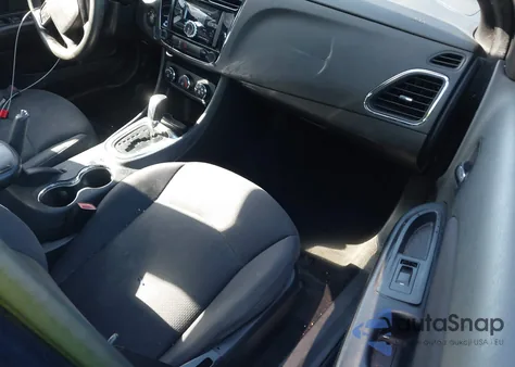 2014 Chrysler 200 Lx z USA, uszkodzony, nr VIN 1C3CCBAB8EN142773